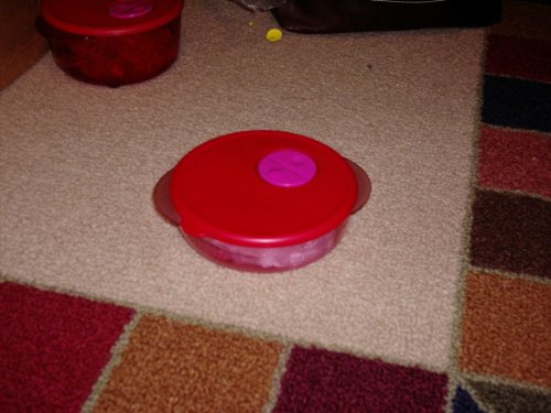 Tupperware Rock-n-Serve Small Round Candy Red