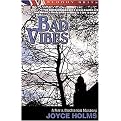 Bad Vibes (A Fizz Buchanan Mystery) (Paperback)