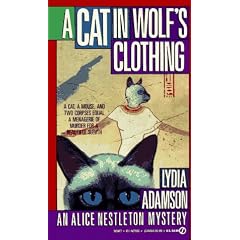 A Cat in Wolf's Clothing (Alice Nestleton Mystery)