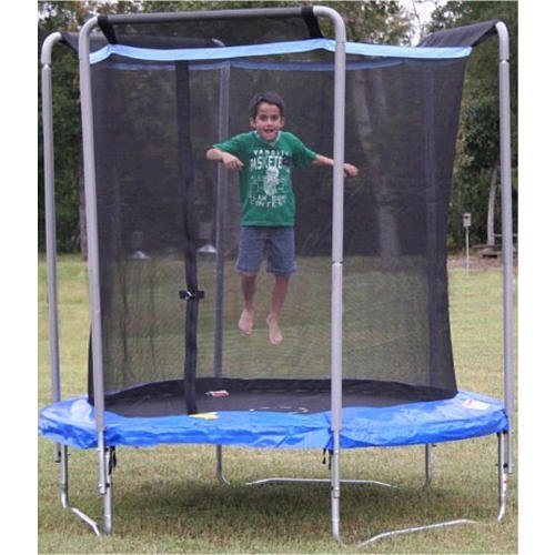 8 Round Trampoline and Enclosure Combination A. Brewereta
