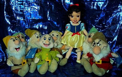 Disney's Snow White and the Seven Dwarves Plush Set
