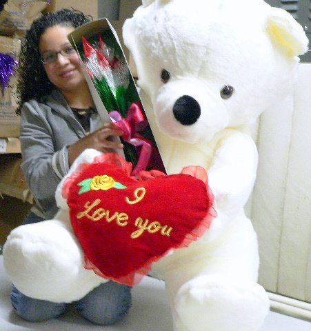 51GNIwx oAL GIANT 60 TEDDY BEAR HOLDING ONE DOZED CHOCOLATE ROSES AND  I LOVE YOU  HEART   COLOR: WHITE   PERFECT FOR VALENTINES DAY OR ANY DAY YOU WANT TO SAY  I LOVE YOU  AMERICAN MADE IN THE USA AMERICA