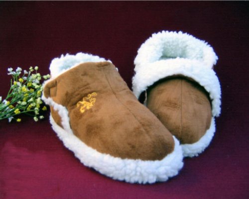 UNISEX WARM AND FUZZY SHERPA LINED SLIPPERS - MEDIUM