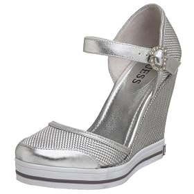 GUESS Women's Rica2 Wedge