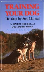 Training Your Dog: The Step-by-Step Manual (Howell reference books)