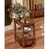 Bordeaux Chairside Table in Cherry