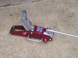 Red Pro lift Racing Jack Small and Portable