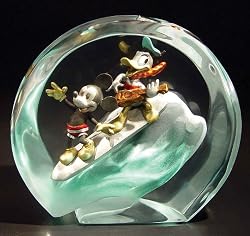 Disney Collectable - Hawaiian Holiday - Mickey & Donald on Vacation