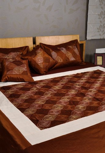 Indian Double Bedspread Embroidery Work Double Bed Size Silk Bedspread with Pillow Covers & Cushion Covers Bedspread Size: 88 X 109 Inches