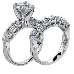 ROUND DIAMOND ENGAGEMENT RING SET 18K ROUND DIAMOND ENGAGEMENT RING SET 18K design