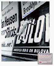 Duke Snider Brooklyn Dodgers MLB Autographed Wall Catch 16 x 20 Photograph (Unframed)