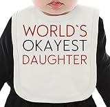 World's Okayest Daughter Funny Slogan ネクタイを有する有機ビブ Medium