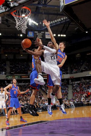 New York Knicks v Sacramento Kings: Tyreke Evans Photographic Poster Print by Rocky Widner, 28x42