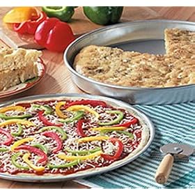 Click here to buy Chicago Metallic Commercial 3 Piece Pizza Pan Set by Chicago Metallic.
