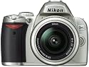 Nikon D40 SLR-Digitalkamera (6 Megapixel) silber inkl. AF-S DX 18-55 Objektiv