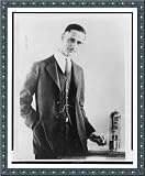 Historic Print (XL): An important figure in the radio world: with biggest and smallest radio tubes