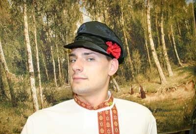 Russian folk traditional Kartuz for man red with cloves