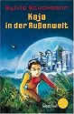 Kaja in der Au&szlig;enwelt.