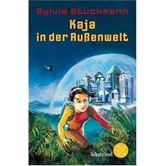 Kaja in der Au�enwelt.