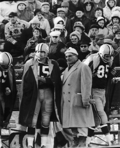 BART STARR & VINCE LOMBARDI GREEN BAY PACKERS 8X10 SPORTS ACTION PHOTO