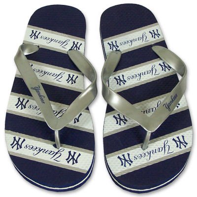 NEW YORK YANKEES OFFICIAL LOGO FLIP FLOP SANDALS SZ. M