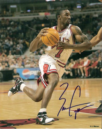 Ben Gordon Autographed 8x10 Photo (Chicago Bulls)