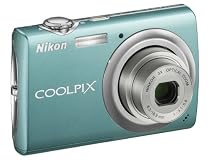 Nikon Coolpix S220 Digitalkamera (10 Megapixel, 3-fach optischer Zoom, 7,6 cm (3 Zoll) Display) gr&uuml;n