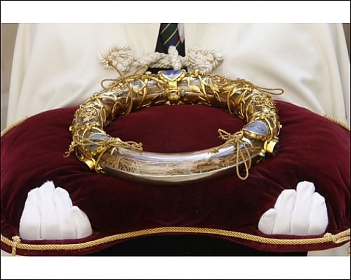 Photographic Prints of Crown of Thorns, Christs Passion relics at Notre Dame cathedral, Paris, from Robert Harding