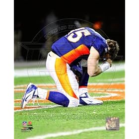  Tim Tebow - kneeling after 2011 AFC Wild Card Playoff victory NFL 8x10 Photo
