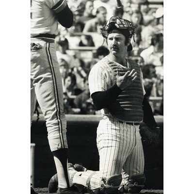Thurmon Munson New York Yankees Archival Photo Sports Poster- 11x17 custom fit with RichAndFramous Black 11 inch Poster Hangers