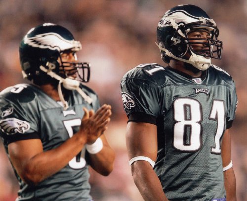 TERRELL OWENS PHILADELPHIA EAGLES 8X10 HIGH GLOSSY SPORTS ACTION PHOTO (N)