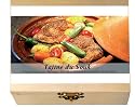 TAJINE DU SOUK Gew&uuml;rz - Kasten und Rezept f&uuml;r den marokkanischen Eintopf. 8 Gew&uuml;rze befinden sich in einer dekorativen Holzkiste. -- Beinhaltet die Geschichte des Gerichtes, eine Inhaltsbeschreibung der Gew&uuml;rze, das Originalrezept und eine Einkaufliste. Ein ideales Geschenk f&uuml;r Kochk&uuml;nstler & Hobbyk&ouml;che, solche, die es werden wollen und alle, die neugierig auf fremde Welten sind. Ma&szlig;e: 11,4 x 9,5 cm, 3,4 cm hoch