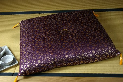 格調高い御前座布団 『唐草』　サイズ：68×70cm　カラー：エンジ（#3100459)