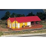 HO Freight Station, Lighted by Bachmann Industries