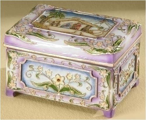 "O Come All Ye Faithful" 5.25" Porcelain Nativity Scene Wind Up Music Box #19095
