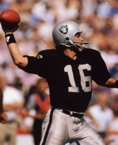 JIM PLUNKETT OAKLAND RAIDERS 8X10 HIGH GLOSSY SPORTS ACTION PHOTO (O)