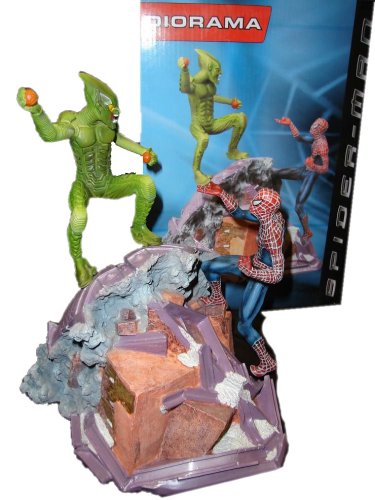  Spider-Man and Green Goblin Diorama Statue, 10.5" x 7.5"