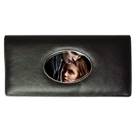 Long Wallet of Twilight Edward Cullen and Bella Swan Looking Glamorous