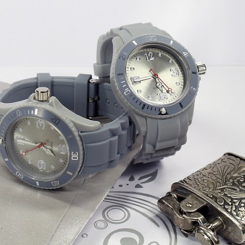Silikonuhr Armbanduhr Uhr Silikon für Damen und Herren Silicone Trend Watch Grau Silikonuhr Armbanduhr Uhr Silikon für Damen und Herren Silicone Trend Watch Grau