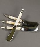 Review Manorisms  / Set of 4 Mother Of Pearl Spreaders