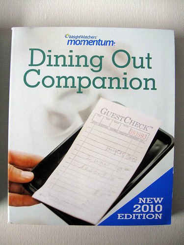 New 2010 Weight Watchers Dining Out Companion Book
