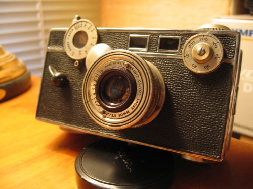Argus C3 Brick Film Camera