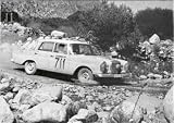 Eigenschaften Revell 08338 / Revell Slot Car 08338 - Mercedes Benz 220 SE Rallye Monte Carlo Winner 1960 Schock/Moll im Maßstab 1:32