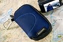 Neopren Soft-Case f&uuml;r Speicherkarten, Akkus mit Karabinerhaken zur Befestigung an Hosen, Fototaschen, Stativen, ideal f&uuml;r SLR Fuji Finepix S2/S5/Nikon D3/D30/D40/D40x/D60/D70/D80/D90/D200/D300/D2Xs/Sigma SD10/SD14/ und Canon EOS 5D/1D/300D/350D/400D/30D/450D/50D/1000D/40D, Olympus E-3/E300/E400/E410/E420/E520/E500/E510, Pentax K100/K200D/K10D/K20D, Panasonic DMC L1/L10, Sony A700/A300/A200/A350/A100/A900)
