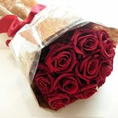 普遍の愛をつたえる枯れない薔薇の花束（１輪単位）