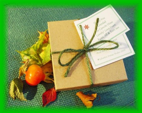 'Blooming Wisdom' (green assorted motif): Handmade Personalized Gift For A Gardener. 52 Quotes About The Joys of Gardening With Five Chocolate Balls & A Poem. Great Birthday / Christmas / Get Well / Retirement Gift For Mum / Dad / Grandma or Grandad!