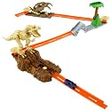 Hot Wheels Trick Track Jurassic Starter Set
