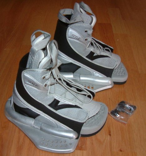 Liquid Force FreeMotion Style Wakeboard Bindings M NEW