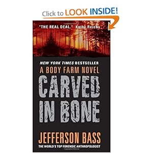 Carved in Bone (Body Farm, Bk. 1)