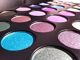 BEAUTY B Cosmetics - BB28CUS - Palette �  Maquillage Professionnel - Ombres �  Paupière - 28 Couleurs Ultra Chatoyantes
